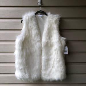 ❤️ NWT Large Time &’Tru White Fur Vest
